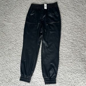 🆕 NWT Express faux leather joggers Womens size XS